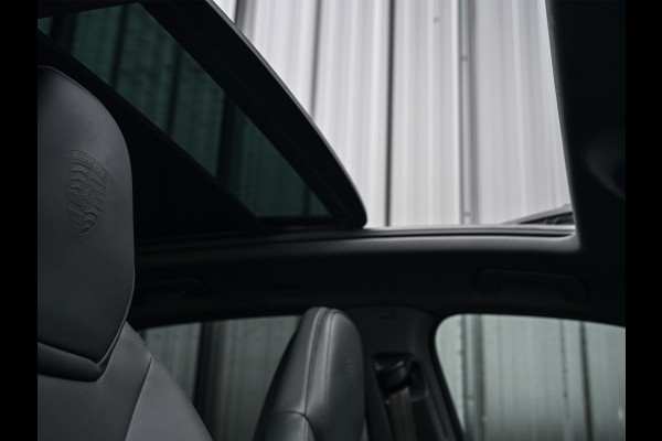 Porsche Cayenne 3.0 E-HYBRID · Luchtvering · Trekhaak · Ambiance interieur · Soft close · Bose Sound · Keyless entree · 360 Camera · Adaptieve s