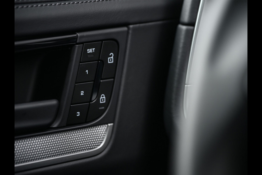 Porsche Cayenne 3.0 E-HYBRID · Luchtvering · Trekhaak · Ambiance interieur · Soft close · Bose Sound · Keyless entree · 360 Camera · Adaptieve s