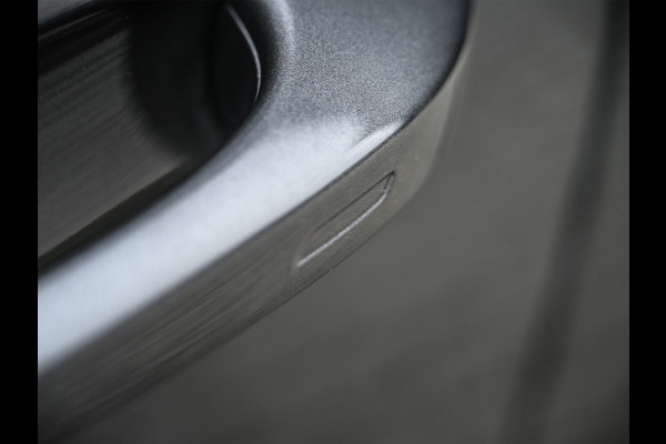 Porsche Cayenne 3.0 E-HYBRID · Luchtvering · Trekhaak · Ambiance interieur · Soft close · Bose Sound · Keyless entree · 360 Camera · Adaptieve s