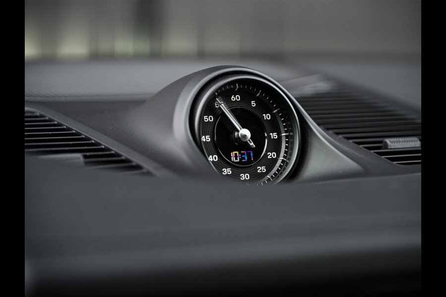 Porsche Cayenne 3.0 E-HYBRID · Luchtvering · Trekhaak · Ambiance interieur · Soft close · Bose Sound · Keyless entree · 360 Camera · Adaptieve s