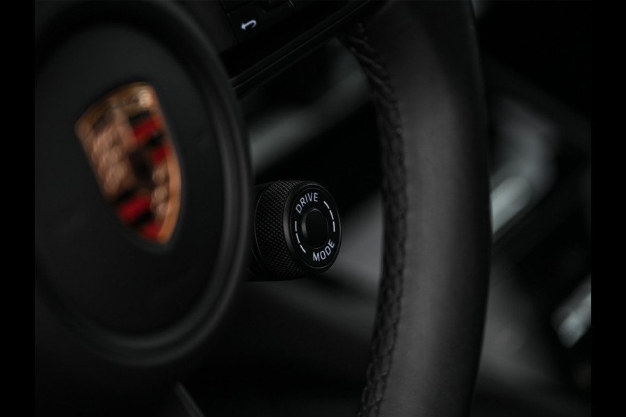 Porsche Cayenne 3.0 E-HYBRID · Luchtvering · Trekhaak · Ambiance interieur · Soft close · Bose Sound · Keyless entree · 360 Camera · Adaptieve s