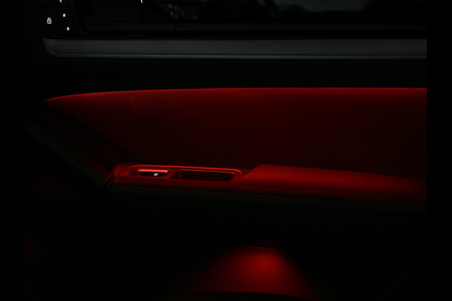 Porsche Cayenne 3.0 E-HYBRID · Luchtvering · Trekhaak · Ambiance interieur · Soft close · Bose Sound · Keyless entree · 360 Camera · Adaptieve s