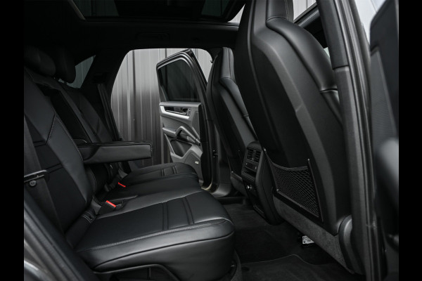 Porsche Cayenne 3.0 E-HYBRID · Luchtvering · Trekhaak · Ambiance interieur · Soft close · Bose Sound · Keyless entree · 360 Camera · Adaptieve s