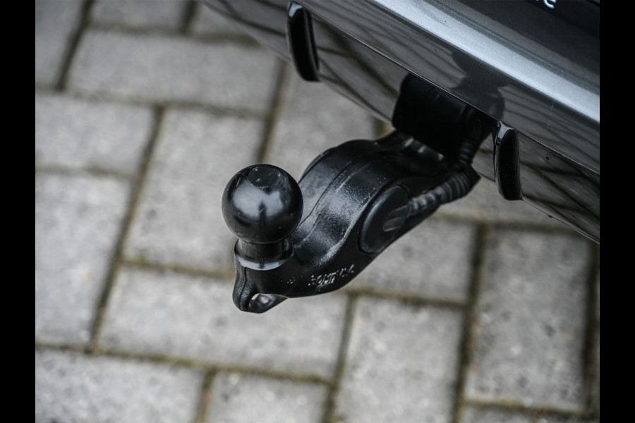 Porsche Cayenne 3.0 E-HYBRID · Luchtvering · Trekhaak · Ambiance interieur · Soft close · Bose Sound · Keyless entree · 360 Camera · Adaptieve s