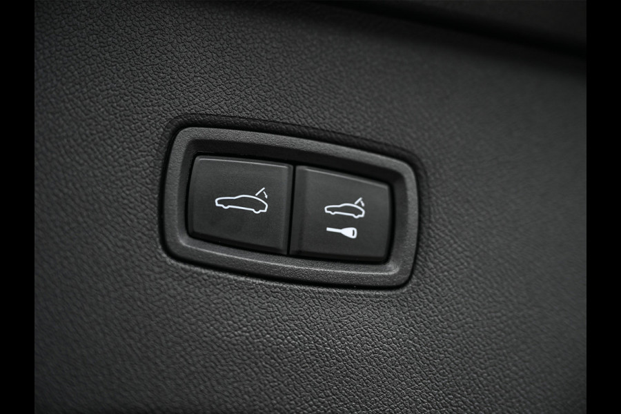 Porsche Cayenne 3.0 E-HYBRID · Luchtvering · Trekhaak · Ambiance interieur · Soft close · Bose Sound · Keyless entree · 360 Camera · Adaptieve s