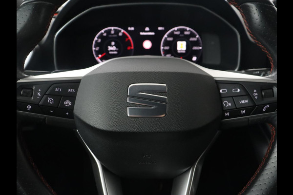 Seat Leon 1.5 eTSI FR Launch Edition | Carplay | Adaptive cruise | Sfeerverlichting | Navigatie | Full LED | Dodehoek detectie | DAB | Parkeerhulp | Climate control