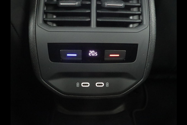 Seat Leon 1.5 eTSI FR Launch Edition | Carplay | Adaptive cruise | Sfeerverlichting | Navigatie | Full LED | Dodehoek detectie | DAB | Parkeerhulp | Climate control