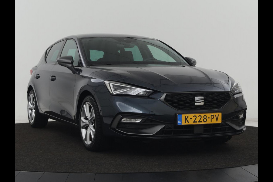 Seat Leon 1.5 eTSI FR Launch Edition | Carplay | Adaptive cruise | Sfeerverlichting | Navigatie | Full LED | Dodehoek detectie | DAB | Parkeerhulp | Climate control