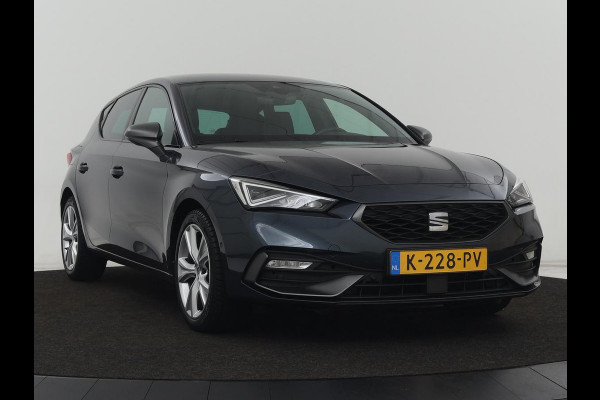 Seat Leon 1.5 eTSI FR Launch Edition | Carplay | Adaptive cruise | Sfeerverlichting | Navigatie | Full LED | Dodehoek detectie | DAB | Parkeerhulp | Climate control