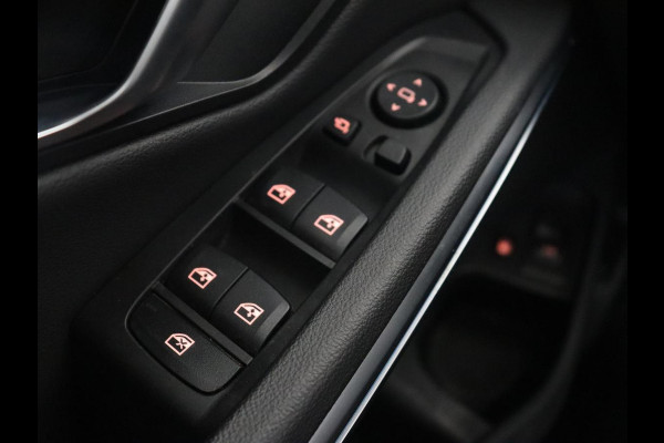 BMW 3-serie 320e M Sport | Panoramadak | Trekhaak | Stoelverwarming | Carplay | Sportstoelen | Leder/Alcantara | Navigatie | Widescreen Display | Sfeerverlichting | Parkeerhulp | PHEV | Plug In