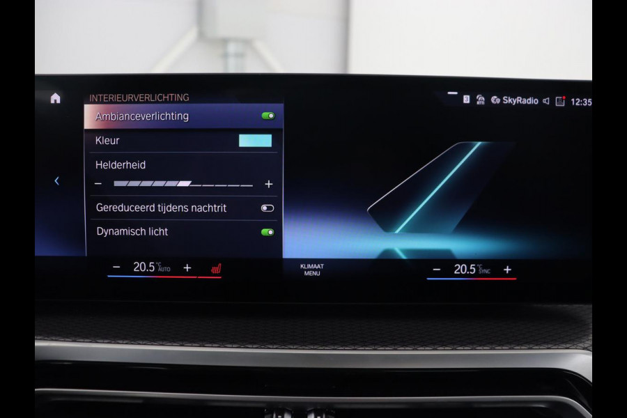 BMW 3-serie 320e M Sport | Panoramadak | Trekhaak | Stoelverwarming | Carplay | Sportstoelen | Leder/Alcantara | Navigatie | Widescreen Display | Sfeerverlichting | Parkeerhulp | PHEV | Plug In