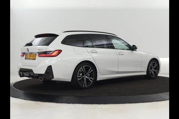 BMW 3-serie 320e M Sport | Panoramadak | Trekhaak | Stoelverwarming | Carplay | Sportstoelen | Leder/Alcantara | Navigatie | Widescreen Display | Sfeerverlichting | Parkeerhulp | PHEV | Plug In