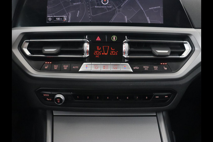 BMW 3 Serie 318i Business Edition | Stoelverwarming | Camera | Carplay | Live Cockpit | Full LED | Navigatie | Dodehoek detectie | Climate control