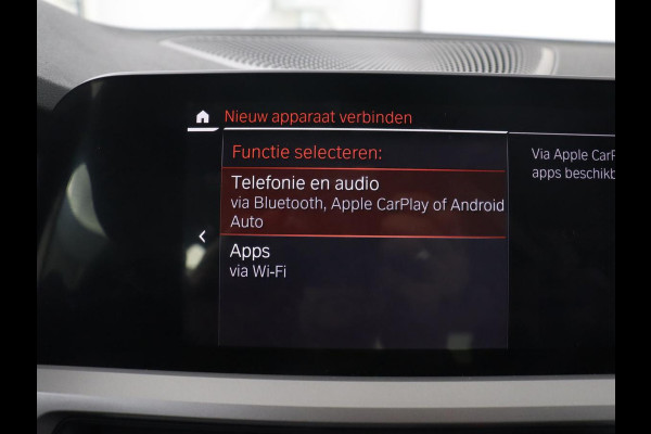 BMW 3 Serie 318i Business Edition | Stoelverwarming | Camera | Carplay | Live Cockpit | Full LED | Navigatie | Dodehoek detectie | Climate control