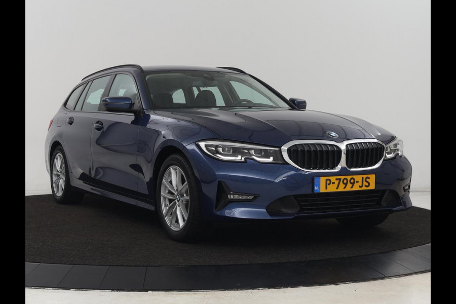 BMW 3 Serie 318i Business Edition | Stoelverwarming | Camera | Carplay | Live Cockpit | Full LED | Navigatie | Dodehoek detectie | Climate control