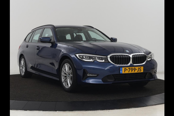 BMW 3 Serie 318i Business Edition | Stoelverwarming | Camera | Carplay | Live Cockpit | Full LED | Navigatie | Dodehoek detectie | Climate control