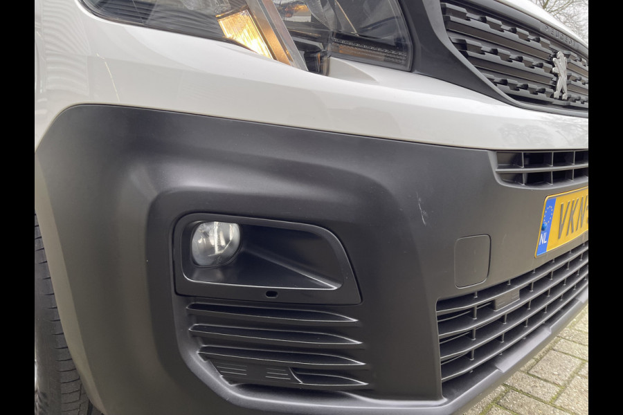 Peugeot Partner 1.2 PureTech Premium benzine grijs kenteken / originele Nederlandse bus / lease vanaf € 201 / zakelijk bpm vrij / vaste prijs rijklaar € 11.950 ex btw / airco / cruise / navigatie
