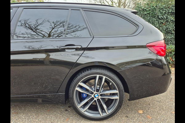 BMW 3 Serie Touring 330i M Sport X-Drive CarPlay Dig. Teller 6wb Line assist Dode Hoek ACC NAP NL Stuurverwarm 100% dealer onderho