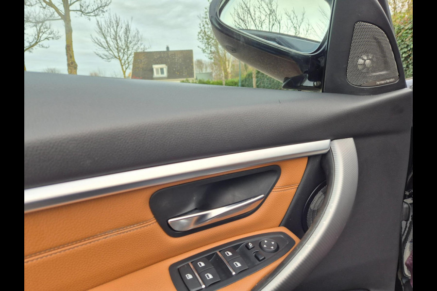 BMW 3 Serie Touring 330i M Sport X-Drive CarPlay Dig. Teller 6wb Line assist Dode Hoek ACC NAP NL Stuurverwarm 100% dealer onderho