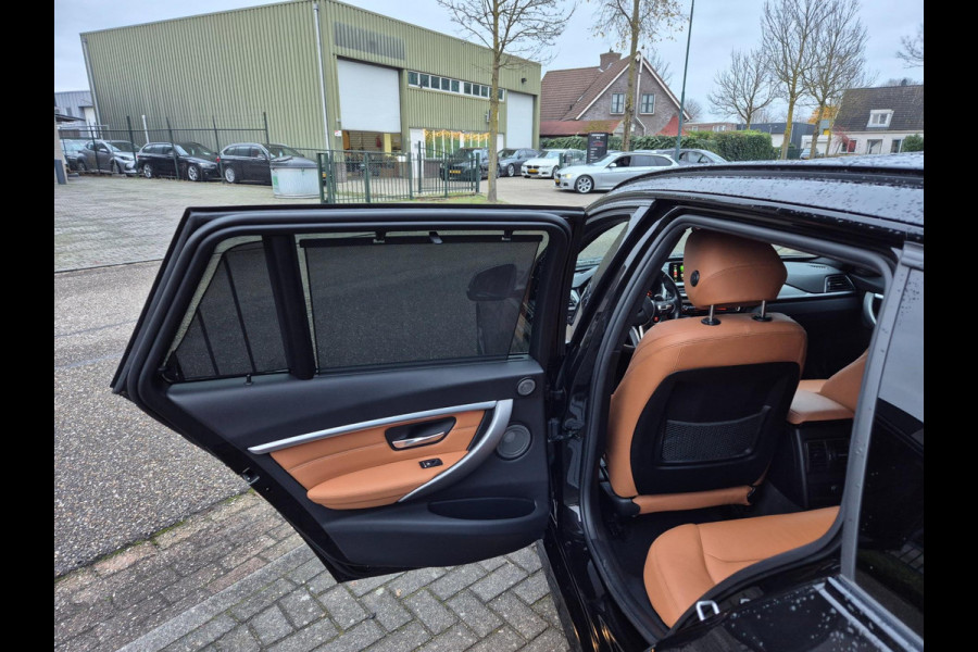 BMW 3 Serie Touring 330i M Sport X-Drive CarPlay Dig. Teller 6wb Line assist Dode Hoek ACC NAP NL Stuurverwarm 100% dealer onderho