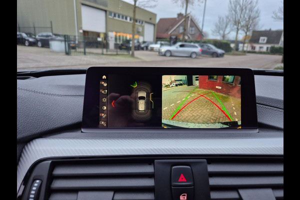 BMW 3 Serie Touring 330i M Sport X-Drive CarPlay Dig. Teller 6wb Line assist Dode Hoek ACC NAP NL Stuurverwarm 100% dealer onderho