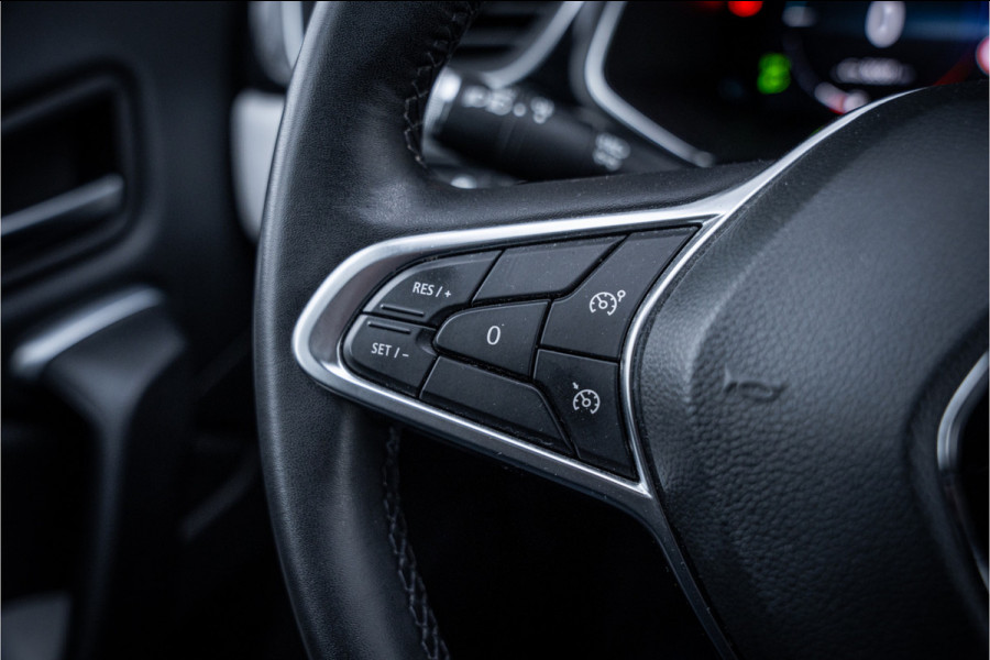 Renault Captur 1.6 E-Tech Plug-in Hybrid 160 Intens ** Panodak ** Camera ** Navigatie Rijbereik tot 56km (WLTP)