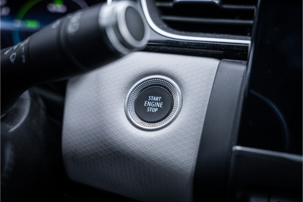 Renault Captur 1.6 E-Tech Plug-in Hybrid 160 Intens ** Panodak ** Camera ** Navigatie Rijbereik tot 56km (WLTP)