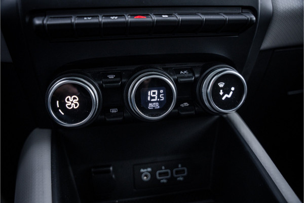 Renault Captur 1.6 E-Tech Plug-in Hybrid 160 Intens ** Panodak ** Camera ** Navigatie Rijbereik tot 56km (WLTP)