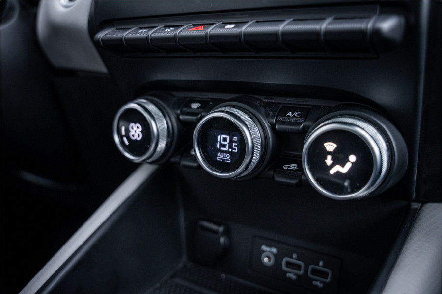 Renault Captur 1.6 E-Tech Plug-in Hybrid 160 Intens ** Panodak ** Camera ** Navigatie Rijbereik tot 56km (WLTP)