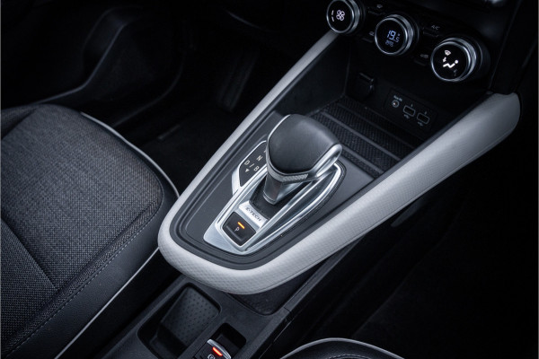 Renault Captur 1.6 E-Tech Plug-in Hybrid 160 Intens ** Panodak ** Camera ** Navigatie Rijbereik tot 56km (WLTP)