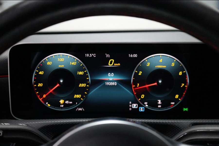 Mercedes-Benz A-Klasse 180 AMG LED/VIRTUAL/HALF LEDER+S.VERWARMING/18" LMV/CAM/LINE/ACC/ECC/12 MDN GARANTIE!