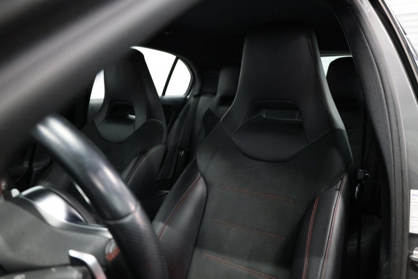 Mercedes-Benz A-Klasse 180 AMG LED/VIRTUAL/HALF LEDER+S.VERWARMING/18" LMV/CAM/LINE/ACC/ECC/12 MDN GARANTIE!