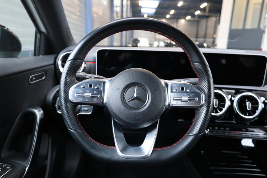 Mercedes-Benz A-Klasse 180 AMG LED/VIRTUAL/HALF LEDER+S.VERWARMING/18" LMV/CAM/LINE/ACC/ECC/12 MDN GARANTIE!
