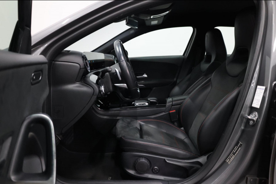 Mercedes-Benz A-Klasse 180 AMG LED/VIRTUAL/HALF LEDER+S.VERWARMING/18" LMV/CAM/LINE/ACC/ECC/12 MDN GARANTIE!