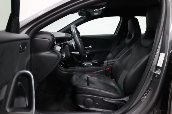 Mercedes-Benz A-Klasse 180 AMG LED/VIRTUAL/HALF LEDER+S.VERWARMING/18" LMV/CAM/LINE/ACC/ECC/12 MDN GARANTIE!