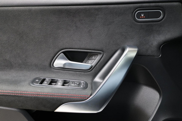 Mercedes-Benz A-Klasse 180 AMG LED/VIRTUAL/HALF LEDER+S.VERWARMING/18" LMV/CAM/LINE/ACC/ECC/12 MDN GARANTIE!