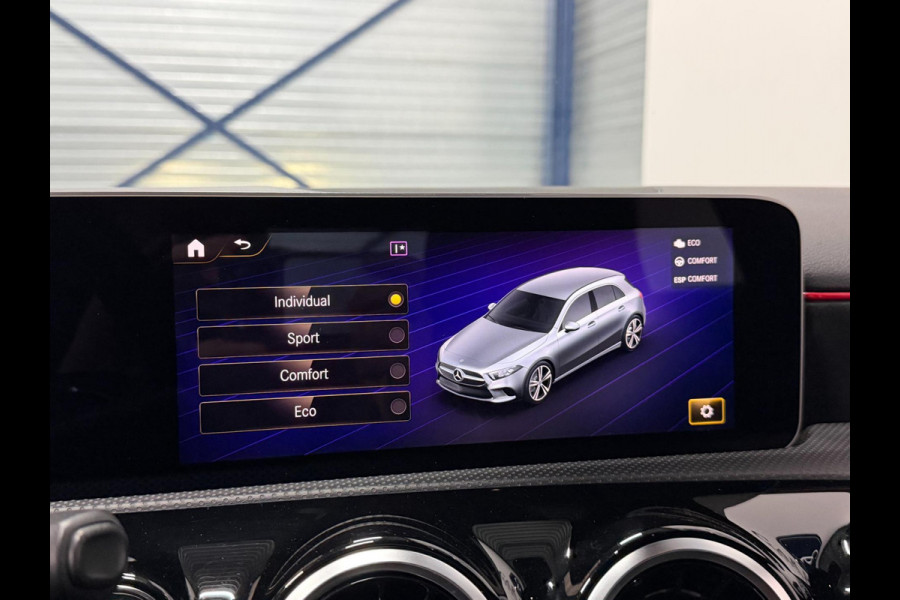 Mercedes-Benz A-Klasse 180 AMG LED/VIRTUAL/HALF LEDER+S.VERWARMING/18" LMV/CAM/LINE/ACC/ECC/12 MDN GARANTIE!