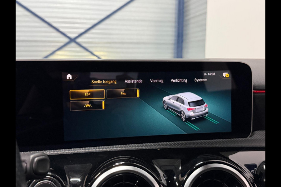 Mercedes-Benz A-Klasse 180 AMG LED/VIRTUAL/HALF LEDER+S.VERWARMING/18" LMV/CAM/LINE/ACC/ECC/12 MDN GARANTIE!