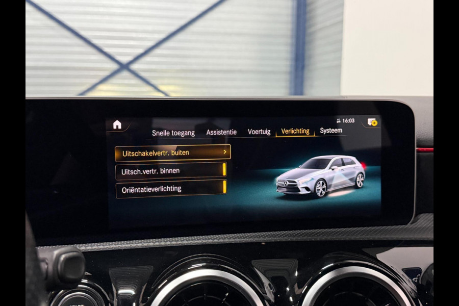 Mercedes-Benz A-Klasse 180 AMG LED/VIRTUAL/HALF LEDER+S.VERWARMING/18" LMV/CAM/LINE/ACC/ECC/12 MDN GARANTIE!