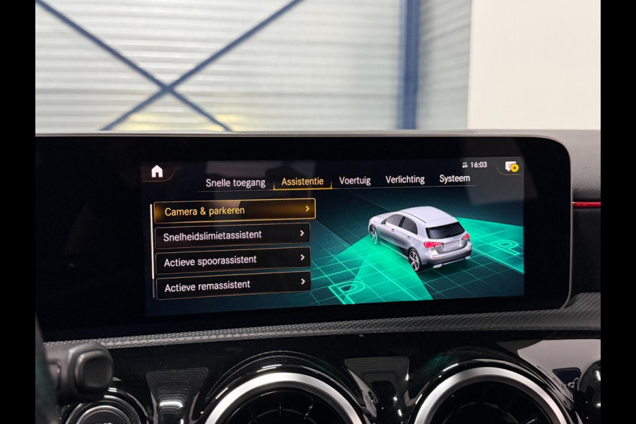 Mercedes-Benz A-Klasse 180 AMG LED/VIRTUAL/HALF LEDER+S.VERWARMING/18" LMV/CAM/LINE/ACC/ECC/12 MDN GARANTIE!