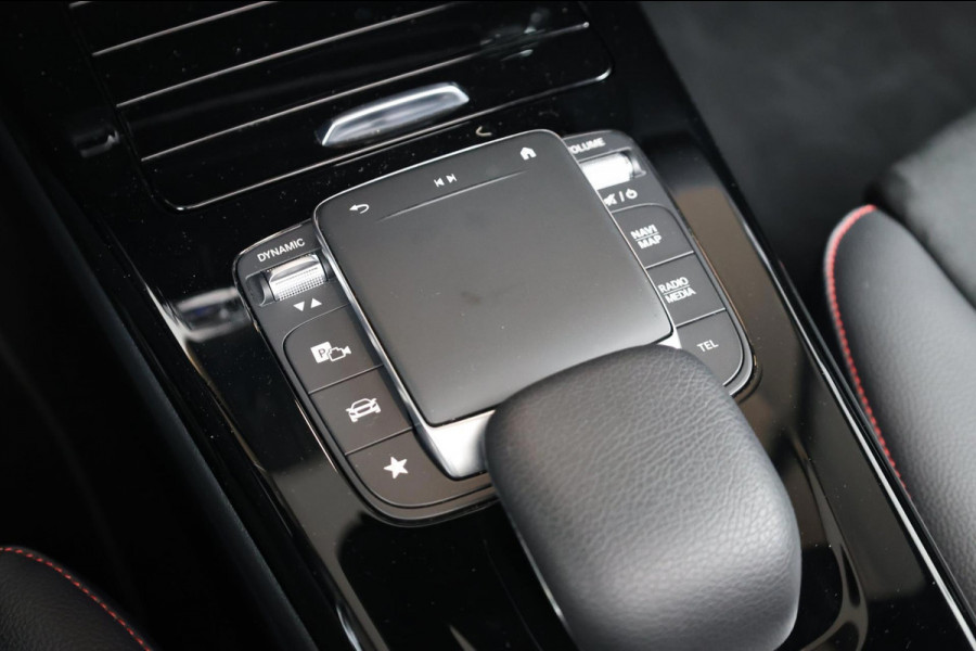 Mercedes-Benz A-Klasse 180 AMG LED/VIRTUAL/HALF LEDER+S.VERWARMING/18" LMV/CAM/LINE/ACC/ECC/12 MDN GARANTIE!