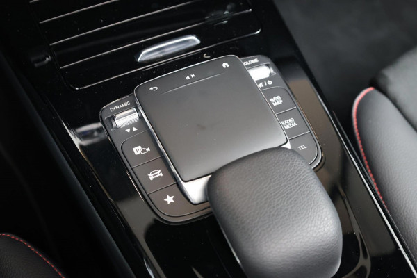 Mercedes-Benz A-Klasse 180 AMG LED/VIRTUAL/HALF LEDER+S.VERWARMING/18" LMV/CAM/LINE/ACC/ECC/12 MDN GARANTIE!