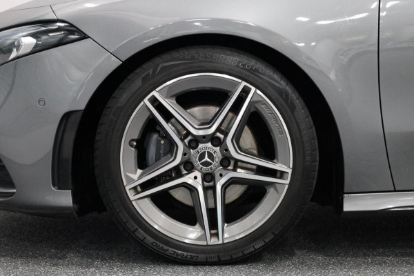 Mercedes-Benz A-Klasse 180 AMG LED/VIRTUAL/HALF LEDER+S.VERWARMING/18" LMV/CAM/LINE/ACC/ECC/12 MDN GARANTIE!