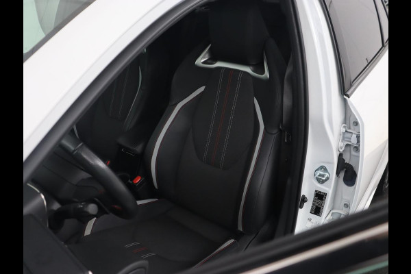 Toyota Corolla 2.0 Hybrid GR-Sport Plus | Head-Up | Stoelverwarming | Camera | Sportstoelen | Adaptive cruise | Carplay | Keyless | Navigatie | Park Assist | Full LED