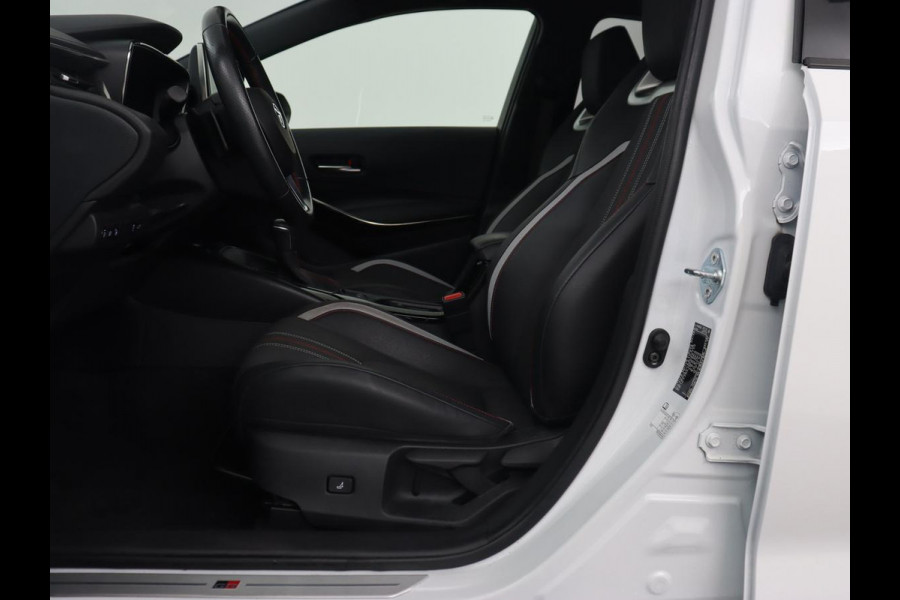 Toyota Corolla 2.0 Hybrid GR-Sport Plus | Head-Up | Stoelverwarming | Camera | Sportstoelen | Adaptive cruise | Carplay | Keyless | Navigatie | Park Assist | Full LED