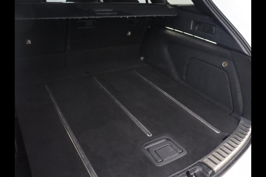 Toyota Corolla 2.0 Hybrid GR-Sport Plus | Head-Up | Stoelverwarming | Camera | Sportstoelen | Adaptive cruise | Carplay | Keyless | Navigatie | Park Assist | Full LED