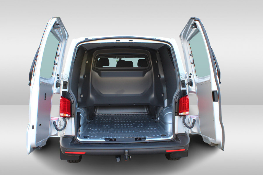Volkswagen Transporter 2.0 TDI L2H1 32 DC > 6-persoons/Dubbel cabine/Automaat/Trekhaak