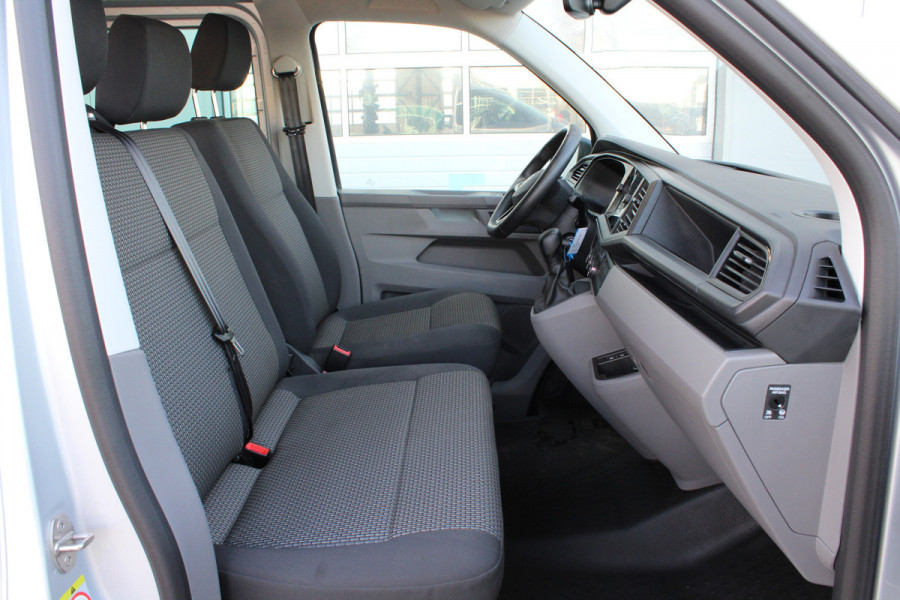 Volkswagen Transporter 2.0 TDI L2H1 32 DC > 6-persoons/Dubbel cabine/Automaat/Trekhaak
