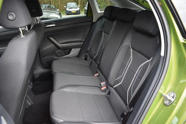 Volkswagen Taigo TSI 110PK DSG STYLE SPORT CAMERA/NAVI/LEDER