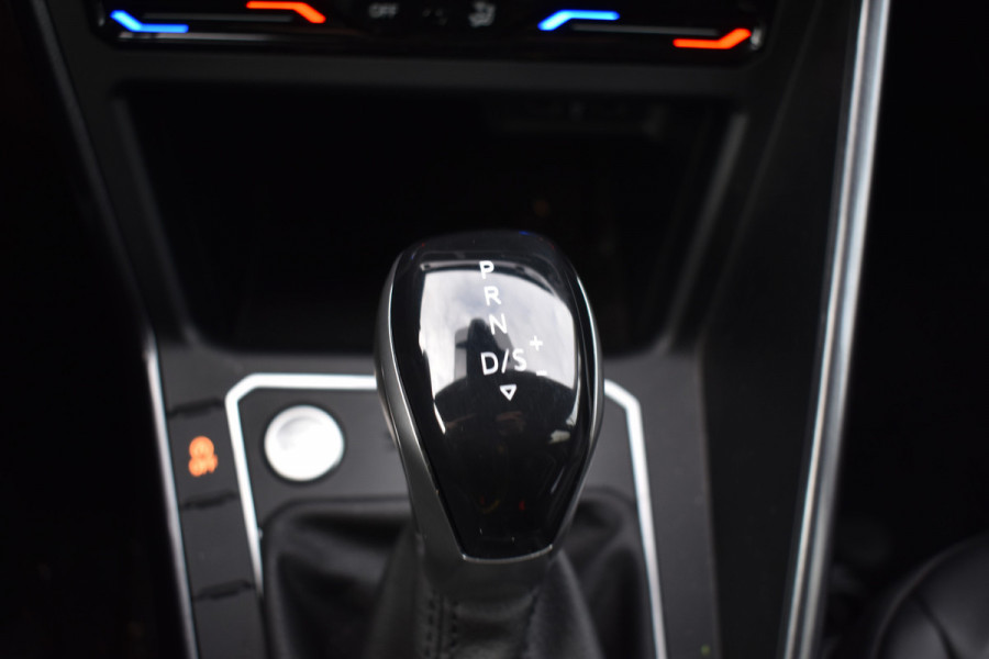 Volkswagen Taigo TSI 110PK DSG STYLE SPORT CAMERA/NAVI/LEDER